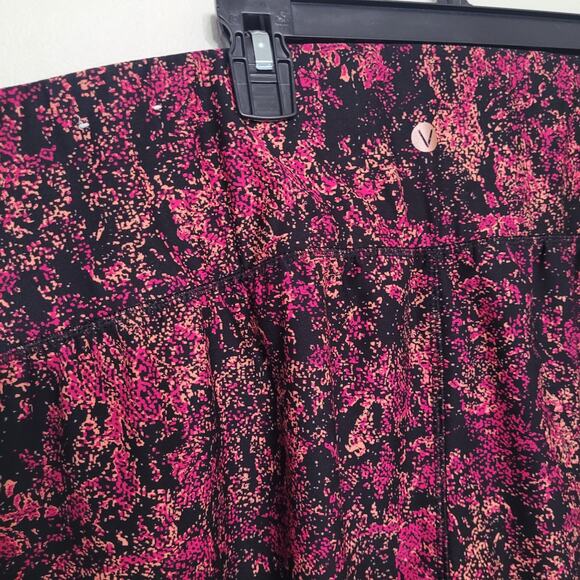 LIVI Activewear Women’s 26/28 Black Pink Printed High Rise Capri Leggings EUC - Picture 4 of 5